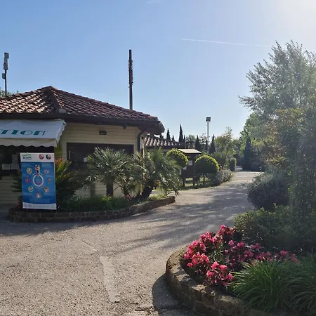 Dağ evi Comfortable Campsite-chalet G14 Tuscany Near Sea