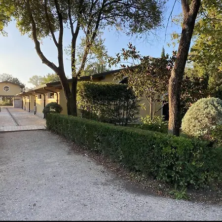 Comfortable Campsite-chalet G14 Tuscany Near Sea Dağ evi