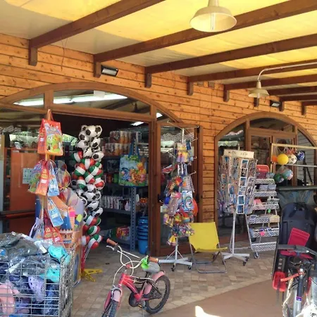 Comfortable Campsite-chalet G14 Tuscany Near Sea Dağ evi *