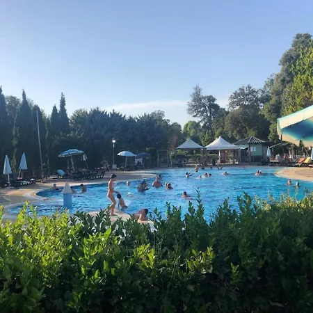 Chalet Comfortable Campsite-chalet G14 Tuscany Near Sea *