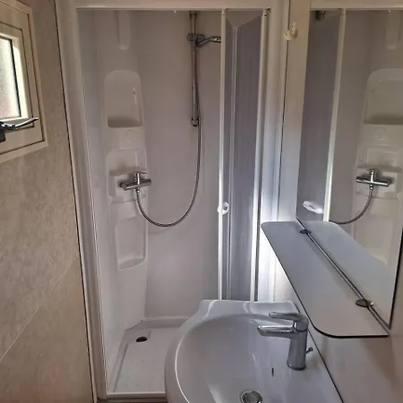 Comfortable Campsite-chalet G14 Tuscany Near Sea Dağ evi *