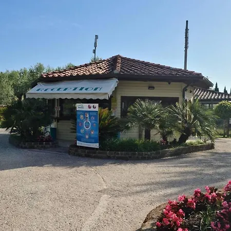 Dağ evi Comfortable Campsite-chalet G14 Tuscany Near Sea *