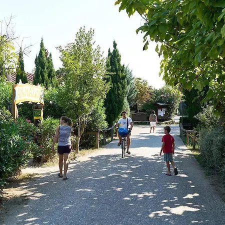 Comfortable Campsite-chalet G14 Tuscany Near Sea Dağ evi
